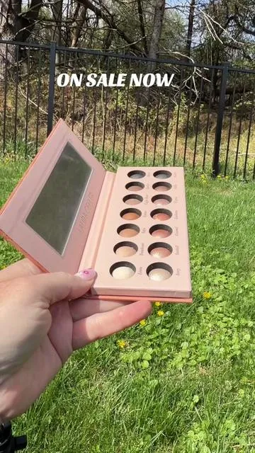 NEW SALE Price! Laura Geller’s new Timeless Tones baked eyeshadow palette. #eyeshadowpalette #bakedeyeshadow #neutraleyeshadow #lauragellerbeauty #tiktokshopcreatorpicks 