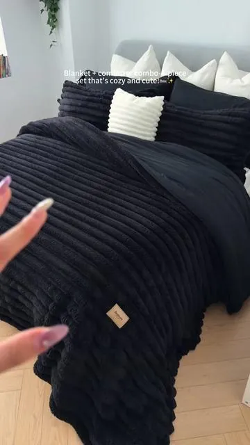 Winter? I keep them together. Summer? I just use the top blanket. It’s basically my bed’s way of adapting to every season without me buying new stuff#comforter #comforterset #bedding #beddingset #luxurybedding #BedsureCoolingNewArrivals #bedsure