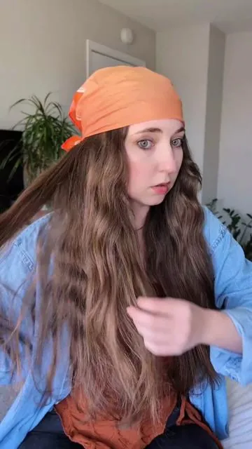 is your festival hair ready? my fav quick way to get festival waves with @wavytalkofficial Power Wave 💕 #wavytalk #festivalessentials #weeklydeals  #hairtutorial #hairstyle 