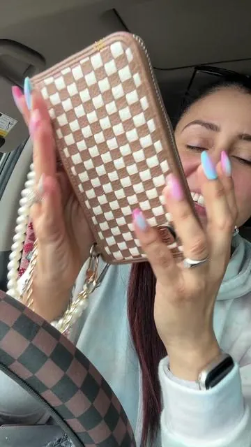 My Sidekick goes everywhere 🤎🧸🤍 #tiktokshopstockup #leatherwallet #tiktokshopmothersday #irisandrainbow #rfidwallet @rainbowaffiliates @Rainbow Boutique LLC 