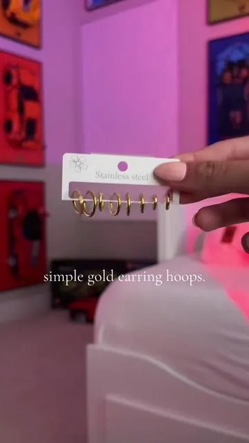I love simple, gold earring, hoops. #tiktokcreatorpicks #tiktokshop #earrings #goldearrings #hoops 