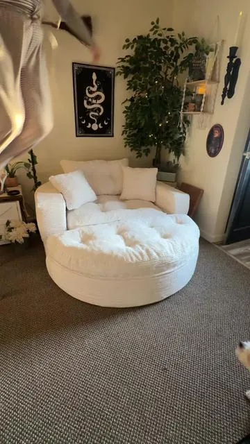 💕I swear I find the coolest stuff on TikTok Shop!! Like this rounded MODULAR chaise lounge from @MAXYOYO ARE YOU KIDDING ME?!! The foot rest area unzips and completely detaches. ALL THE CUSHIONS CONNECT with a zipper so no sliding around or having to readjust them. I’m nearly NEARLY speechless! I can’t wait to see it when it fully expands. Maxyoyo is highly rated and all they’re furniture has great reviews. I’m so excited to have this. The beige is going to sell out super fast, stock is low at the moment and the launch price is crazy so grab yours while you can!💕 #chaiselounge #bonelesschair #bonelesschaise #cloudchair #chaise 