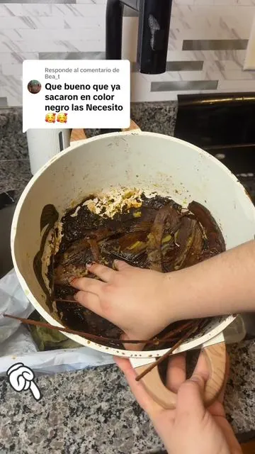 Respuesta a @Bea_t NOOO perdón por recomendarles los mejores sartenes 😣😭😭😭😭ya vieron ?? No se curten no se manchan amo useluck 💋🔥💕#sartenes #manchas #kitchen #cooking #food 