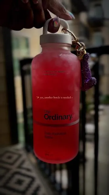 & yes… ITS GLASS✨ #ordinary #waterbottles #glassbottle #tumblrgirl #thingsyouneed 