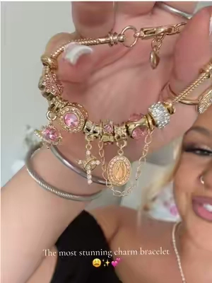 So cuteeeee #bracelet #jewelrytiktok #jewelrytok #jewelrydesigner #charmbracelets 