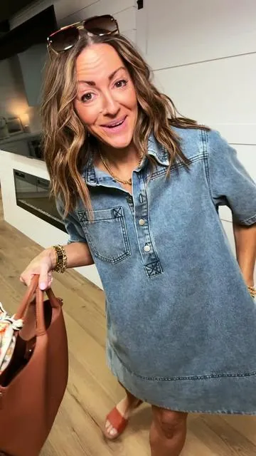 Every detail is good!!! Such a closet staple 🤌🏼 I’m 5’2” 127 in a small #denimdress #dresswithpockets #casualdress #modestfashion 
