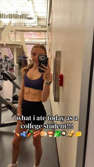 dinner was def the highlight 🤩🤩 #wieiad #whatieatinaday #wieiadrealistic #eatsoftheday #collegestudent @realsy foods @Alani Nutrition @Alani Nu Ambassadors @good culture @True Story Foods @Grüns 
