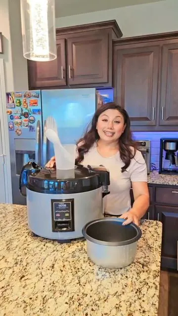 Cook smarter, not harder 🍚✨ This commercial rice cooker delivers perfectly fluffy rice every single time—fast, efficient, and built for busy kitchens.  #RiceCooker #kitchenessentials  #foodprep  #commercialkitchen  #CookingMadeEasy @VEVOR Store 