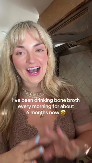 been dying to try a bone broth hot chocolate!!! this one’s on SALE rn too! wooooo it’s sooo yummy yasssss ☕️🍫 #bonebroth #chocolate #hotchocolate #chocolatebonebroth #morningdrink 