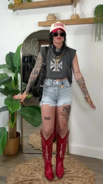 My usual size fit like a glove 😍