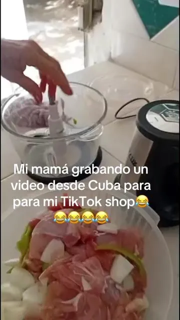 Mi mamá apoyándome desde Cuba con mi TikTok shop#madreehija#apoyomutuo#tiktokshop#cosasquepasan#paratiiiiiiiiiiiiiiiiiiiiiiiiiiiiiii 