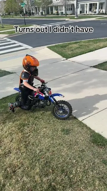 49cc dirtbike !! I was warned not to break it because it’s his only dirtbike😂 #dirtbike #dirtbikes #dirtbikesforlife #minidirtbike #minibike 