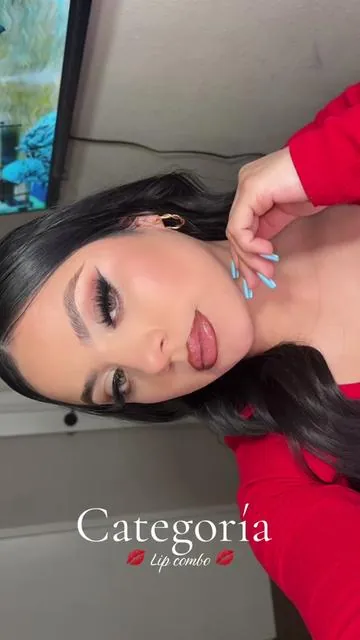 Glossy lips and a good lipliner? Teaaa💋 Lipliner @moxie makeup hub  Lipstick @Maybelline NY  Lipgloss @Ultramo-Selected  #lipgloss #lipcombo #maquillajetutorial #grwmmakeup #tipsdebelleza 