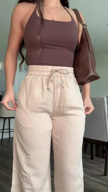 Looks and feels like linen, except it’s not see through and they offer petite sizes 🤎🙌🏻 #linenpants #summerpants #springpants #halara #halaralinen 