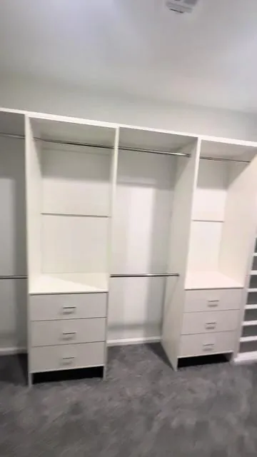 Closet organizing #closet #organizedhome #hogar #ropas #armario 