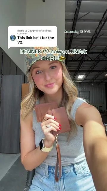 Replying to @Daughter of a King If you’ve been wanting the Denner V2 here is your sign!🤭✨📣 #wallet #wristlet #andar #womanswallet 