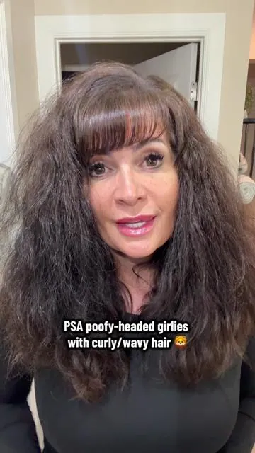 If you have frizzy curls or waves… you need this!!! 🦁🧡 #kitsch #frizzyhairtips #airdrycream #hairtiktok #hairtransformation @Kitsch 