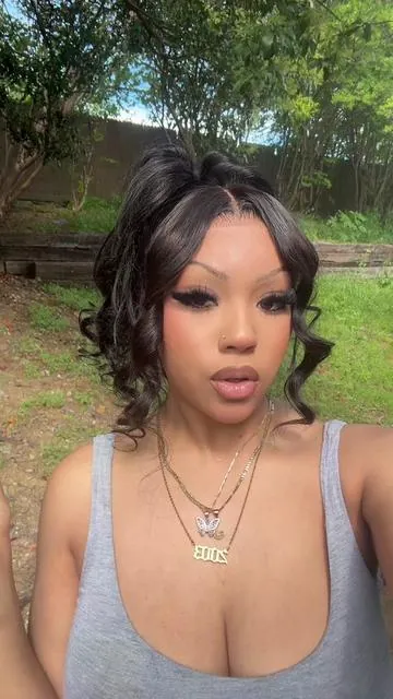 LOVED this look 😛😍😍 @Ashimary Hair Beauty #ashimaryhair #ashimaryinvisistrapwig #360gluelesswig #wigreview #messyupdo 