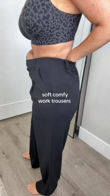 stretchy comfy fake work pants - I am 5'0" - 135lbs - 25 waist 41 Hip and in a size XS #dresspants #trousers #officegirl #corporategirlies #businesscasual