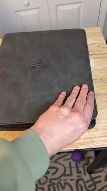 These binders are too good!! #tiktokshopcreatorpicks #pokemon #pokemoncards #pokemontiktok #collector 