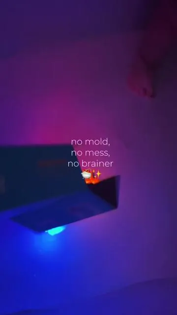 We’re gonna pretend like we do not see the 2 macaroni noodles in the bathtub 😂😂  #bathtoys #lightup #toddlertoys #moldfree #bathtime 