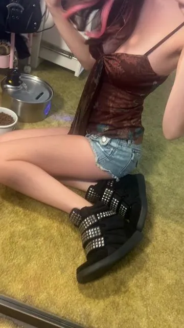 @Dolls Kill #wedgesneakers #y2k #2000sfashion #viral #dollskill 