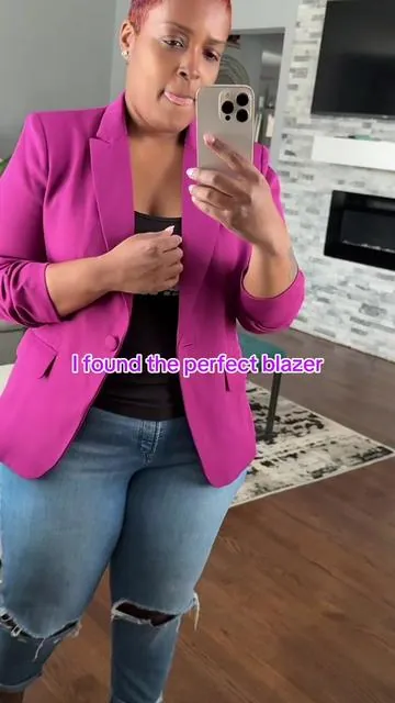 Every woman should own at least one blazer #singwithshonna #blazer #springfashion #ootd #grwm 