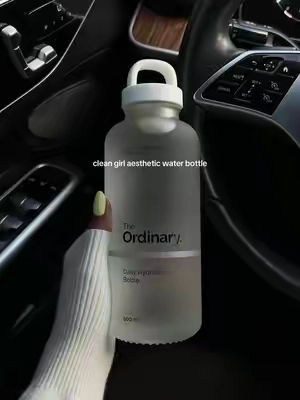 The epitome of clean girl #theordinary #waterbottle #cleangirl #cleangirlaesthetic #glasswaterbottle 