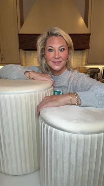 🤍 Senior Moms 🤍 you’re going to want this for move-in day—these storage ottomans are the ultimate dorm hack. Extra storage, extra seating, and they make the room look put together instantly… and the price is 🤯 #ottoman #ottomanstorage #dorm #dormroom #seniormom 