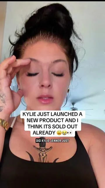Coachella really had this on endless supply. 😭😫🫧 @k2o by Sprinter  #kyliejenner #kuwtk #coachella #hydration #beautysupplements 