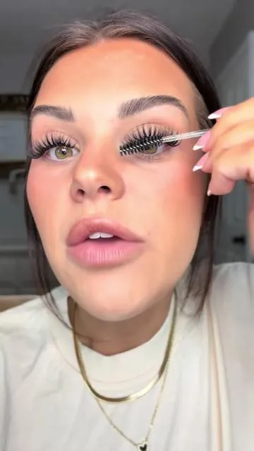 If your lashes don’t look THIS bold… you’re using the wrong ones  🔥✨ Astra lashes are that full glam, main character energy — bold, dramatic, and insanely voluminous without feeling heavy 🤌🏼 The lightweight fibers + invisible band melt right into your lash line so it looks like your lashes… just 10x better 😍 No stiffness, no bulky strip, no uncomfortable wear — just seamless, fluffy drama that blends perfectly every time 🤍 Trust me… once you try Astra, basic lashes won’t hit the same 😌🖤 @Maxcomfi #maxcomfi #diylashes #lashesathome #lashclusters #tiktokshopmothersday 