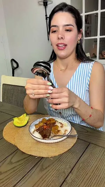 🍽️ De esas cucharas que se ven simples… pero hacen toda la diferencia en la mesa ✨ Set de 4 cucharas de acero inoxidable, resistentes y con acabado pulido que se ve elegante 💪 No se doblan fácil, se sienten firmes y duraderas para uso diario 🥣 Tamaño ideal para sopas, cereales o postres sin ser incómodas 🧼 Fáciles de limpiar y aptas para uso constante sin perder el brillo 🏠 Perfectas para tener un set básico en casa o reemplazar las que ya tienes gastadas @Arelkitchen #Arelkitchen #Cocina #Hogar #TikTokShopCreatorPicks #Greenish 