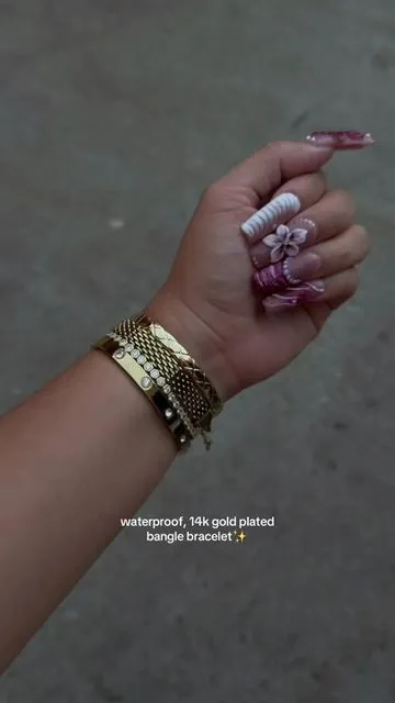 #pavoi #banglebracelets #braceletstack #goldplatedjewelry @PAVOI 