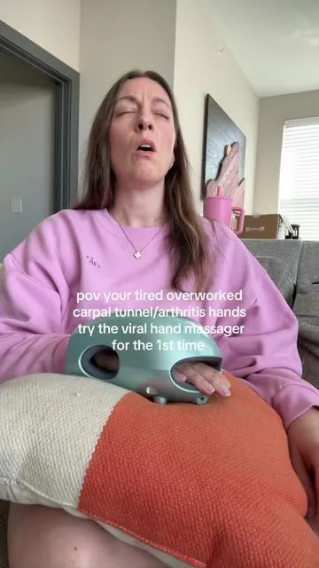 If you have stiff joints, carpal tunnel, arthritis, or just want to relax your overworked hands, you need this hand massager ✨👋🏼✨ #arthritis #carpaltunnel #massager #handmassage #tiktokshopcreatorpicks 