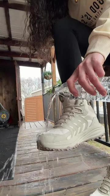 Éstas son unas botas de mujer a prueba de agua #tiktokshopcreatorpicks #dealsforyoudays #TikTokShopStockup #botasdemujer #botasdetrabajo @NORTIV 8 