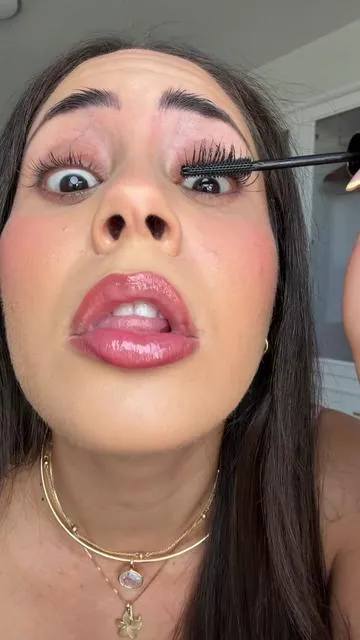 Sky Tubes Mascara is here and I’m loving it #maybellinepartner #skytubesmasca #tubingmascara 
