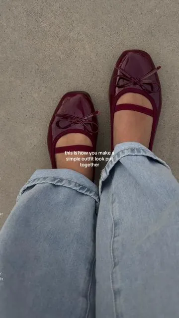 The prettiest burgundy ballet flats that instantly make any outfit look more put together #tiktokshopcreatorpicks #tiktokshoprestock #tiktokshopmothersday #balletflats #maryjaneshoes 