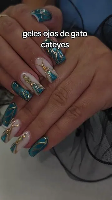 este set super completo con muchisimas tonalidades quede encantada la marca beatles nunca de desepcionan tienes los geles hermosos #CapCut #cateyes #gelesdeuñas #ojodegatonails #cateyesnails 
