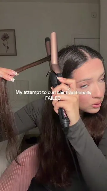 ✨ OVER 220K SOLD!!! 💖💁🏻‍♀️🤯✨ Struggling less with this bear curler!!! Literally the only reason I NOW curl my hair, I never learned with wands/clamps (the traditional way) 😭 so BIG THANK YOU. #curlinghairtutorial #curlingiron #tiktokshopcreatorpicks #curls #automaticcurler 