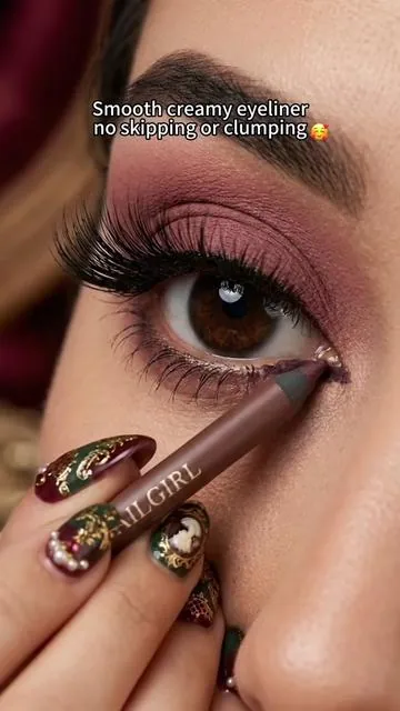 🥰24-hour waterproof and sweatproof eyeliner.#eyeliner #makeup #waterproofeyeliner #beauty #tiktokshop 