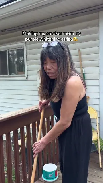 my face when she took them off 😧 #teethwhitening #yellowteeth #transformation #relatable #viral 