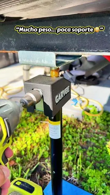 “Proteccion Extra Para Tu RV” #rv #rvlife #rvtravel #rvlifestyle #rvtips RV slide out support jacks, RV stabilizer jacks slide out, support for RV slide out, RV accessories heavy duty jacks, how to support RV slides, soporte slide out RV, gatos soporte RV slides, accesorios RV estabilidad, RV maintenance slide support, camper slide support jacks
