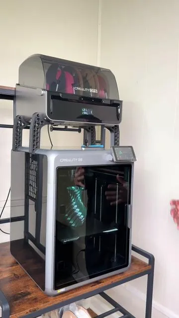 Enclosed build with stable temperature control helps improve print consistency and reduce warping on larger prints. #greenish #tiktokshopspringglowup #refreshedlook #3dprinter #makerlife 