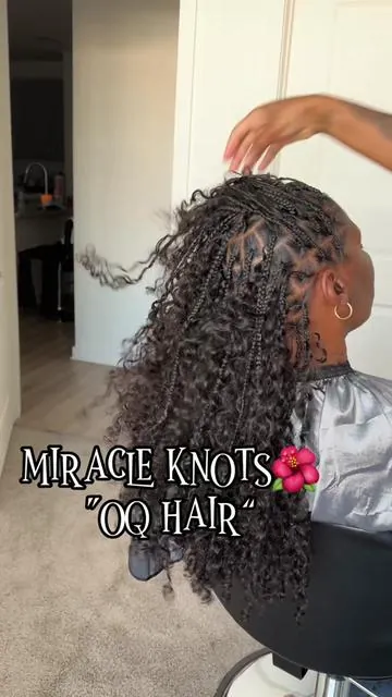 Love love love 🌺!!! @oqhairshop @OQHAIR #bohobraids #crochethair #miracleknots #burmesecurly #oqhairgluelesswigs 