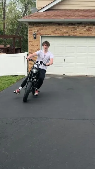 The Hieha E-Bike is fast and affordable! #ebike #electricbike #tiktokshopcreatorpicks 