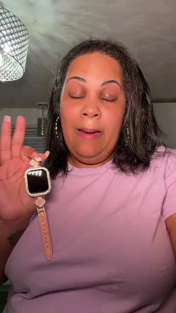 It’s been over a year that I’ve had this watch and I still love it! And for the price you can’t beat it! #smartwatch #smartwatches #electronics #smartwatchviral #smartwatchreview 