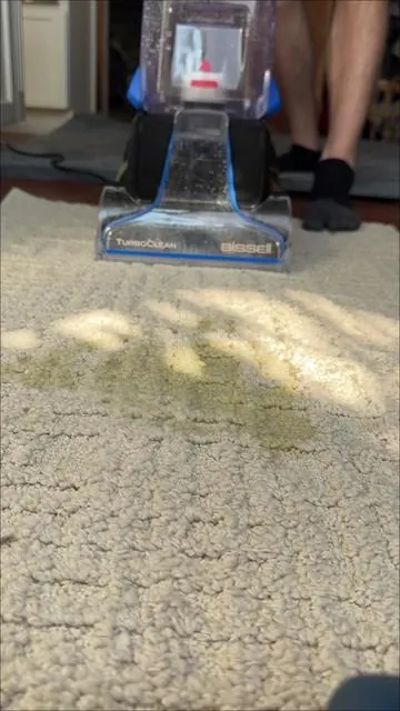 The stuff you pull up from your carpet is 🤮 #bissel #carpetcleaner #staincleaner #bisselturboclean #cleantok 