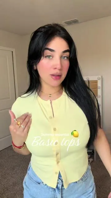 Summer essential 🍋 #fashiontiktok #basictop #babyyellow 