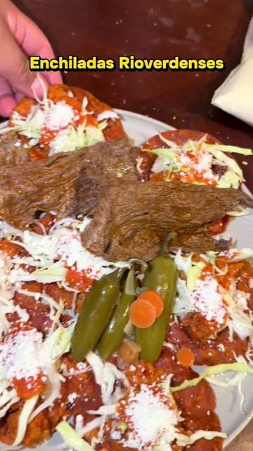 Estrenando mi nuevo comal con unas enchiladas rioverdenses 🤤🌵excelente calidad la verdad 🌟🔥 #comal #tortilla #enchiladasrioverdenses #slp #comida 