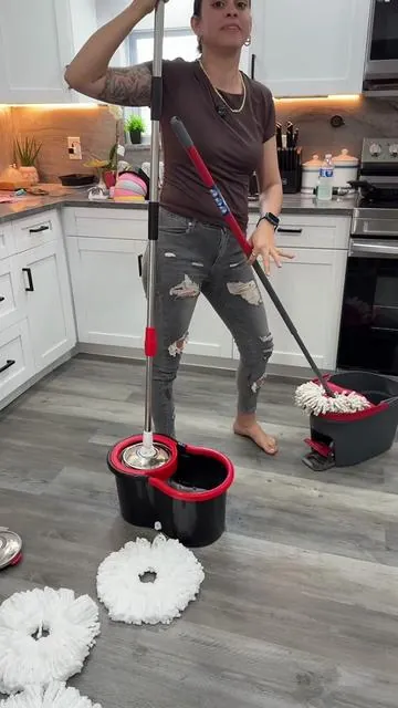 Respuesta a @THALI FERRO Mop And Bucket Set with 360° Rotatable Mop 3 Microfiber Heads 61-Inch Adjustable Handle Efficient Cleaning Supplies#mop #cleaning #limpieza 